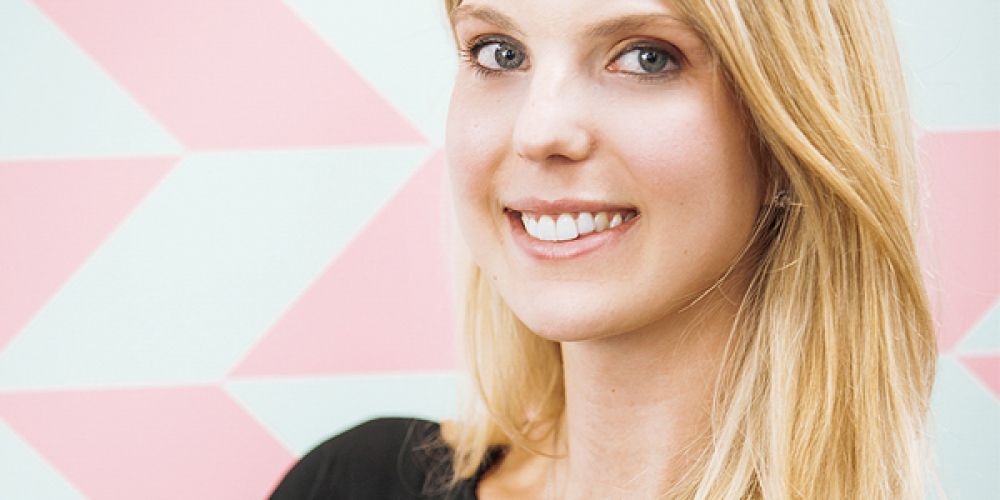 Lindsay Holas